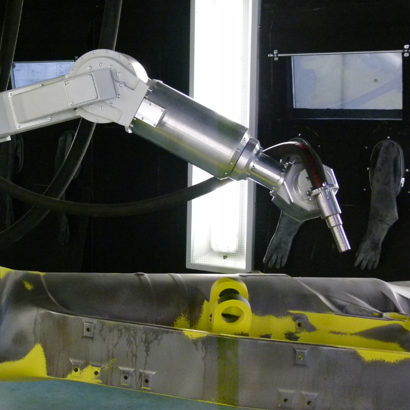 Der Strahlroboter ReCo-Blaster aus dem Hause SLF für große Serienbauteile