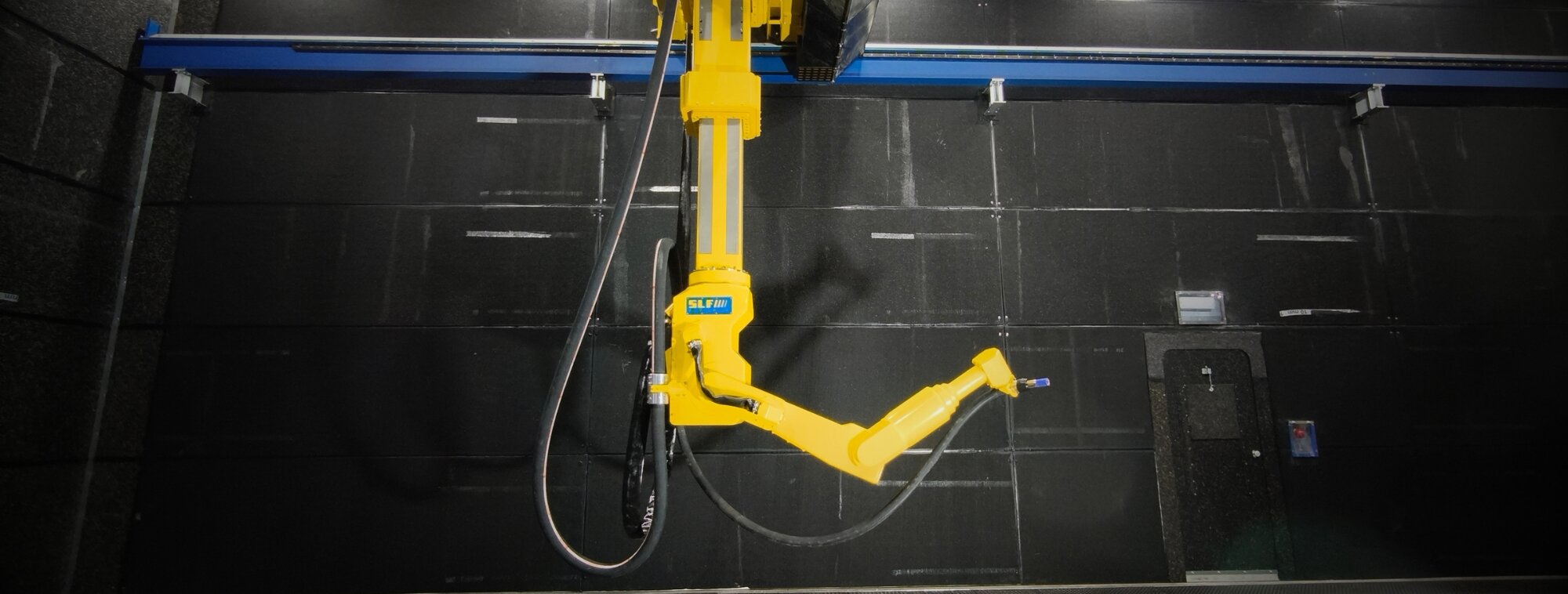 Strahlroboter ReCo-Blaster für große Serienbauteile